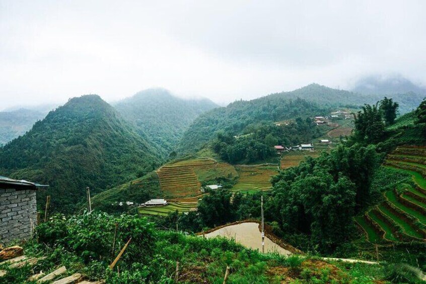 Half-day Cat Cat Village Tour from Sapa: Guided + ticket