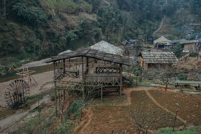 Half-day Cat Cat Village Tour from Sapa: Guided + ticket