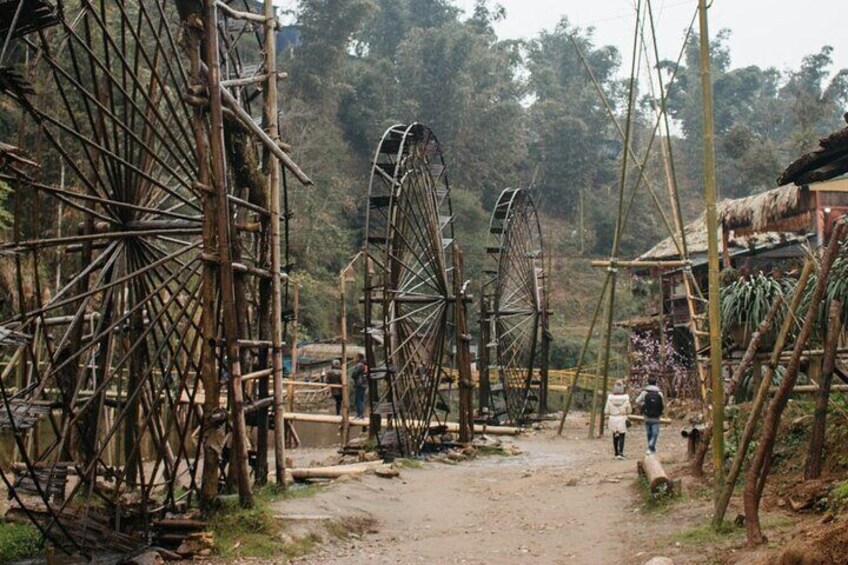 Half-day Cat Cat Village Tour from Sapa: Guided + ticket