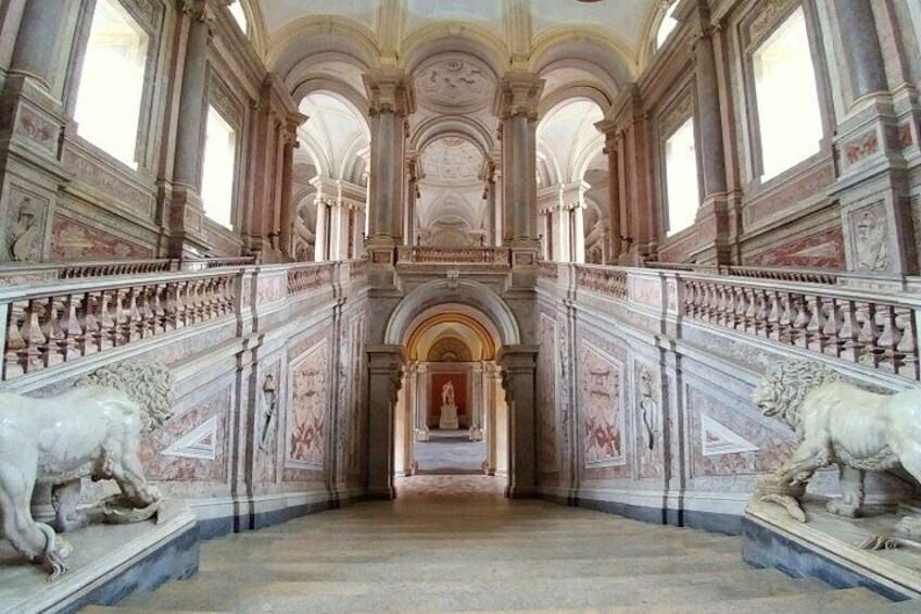 Private Tour Royal Palace Of Caserta Pizza and Clothing Purchases