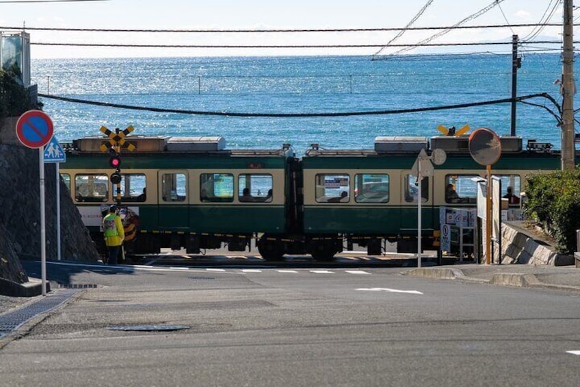 Explore Kamakura Enoden Slam Dunk Spot and Scenic Views