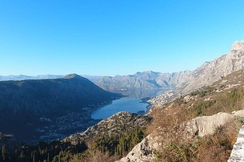 E Tuk Tuk Montenegrowaves