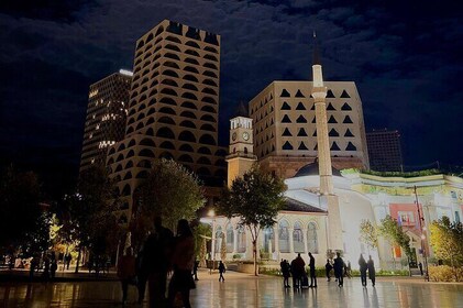 Hej Albanien : Tirana Night Walk – Cocktails, kaffe och coola vibbar