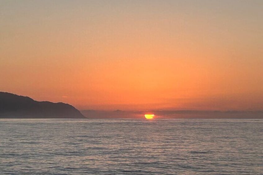 Sunset Cruise in the North Shore of Oahu on Finnatic