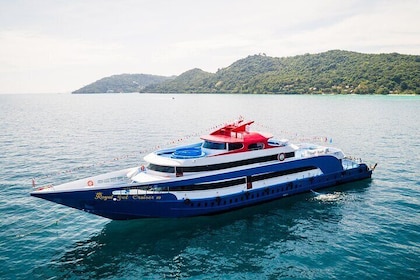 Phuket to Phi Phi Tonsai Ferry by Royal Jet Cruiser with Pickup Service