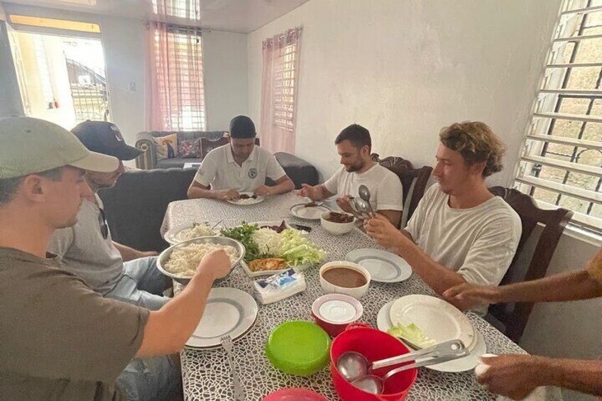 Santo Domingo City Life Lunch and Transportation Tour