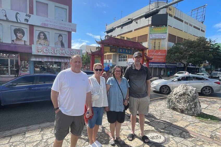 Santo Domingo City Life Lunch and Transportation Tour