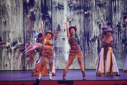 Rio DE Janeiro : Official Roxy Dinner Show - Dinner + Show