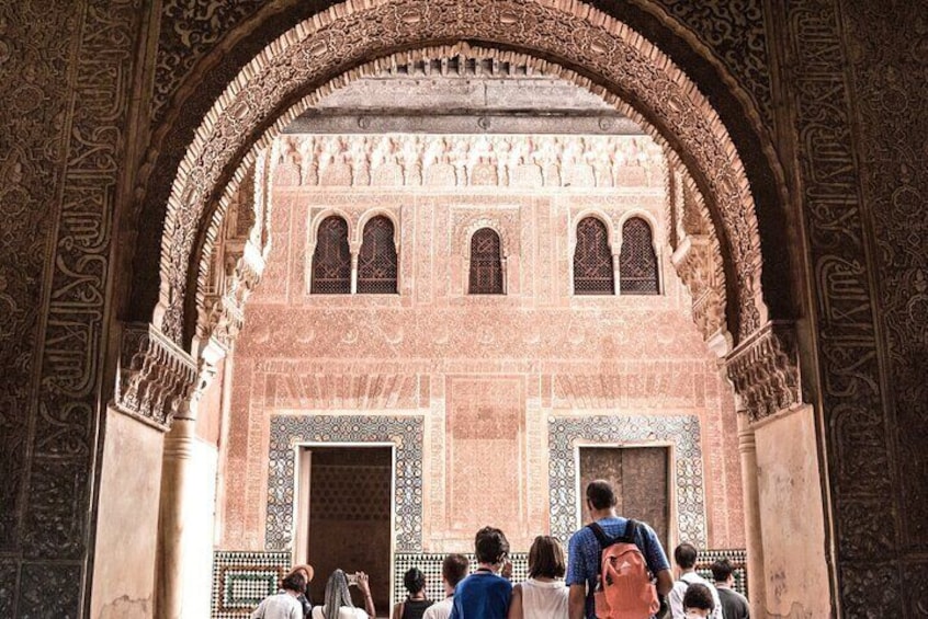 Alhambra Entry Ticket – Explore at Your Own Pace
Secure your Alhambra entry ticket and enjoy a self-guided tour with an audioguide. No groups, no fixed schedules—just you and Spain’s most famous palac