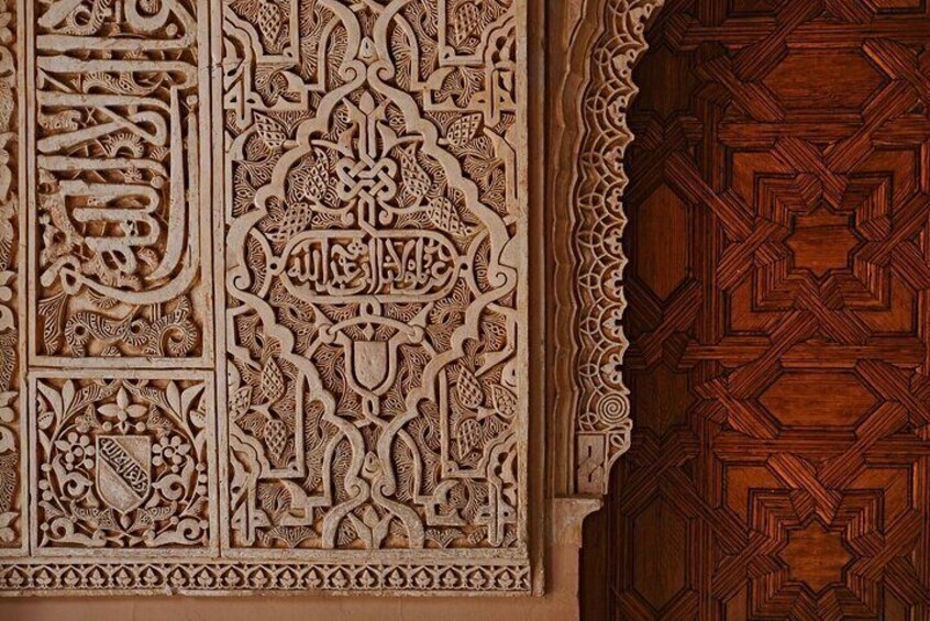Alhambra No Guide – Independent Visit with Audioguide
Skip the guided tour and explore the Alhambra your way! With an audioguide and a digital ticket, uncover the site’s history and beauty at your own