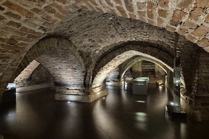 Cathedral Crypts and Medieval History Tour