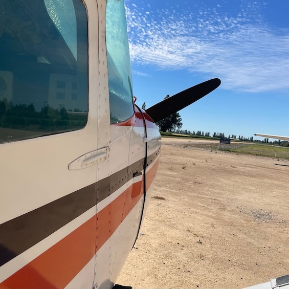 Santiago: Private Flight to Vineyard with Lunch and Wine