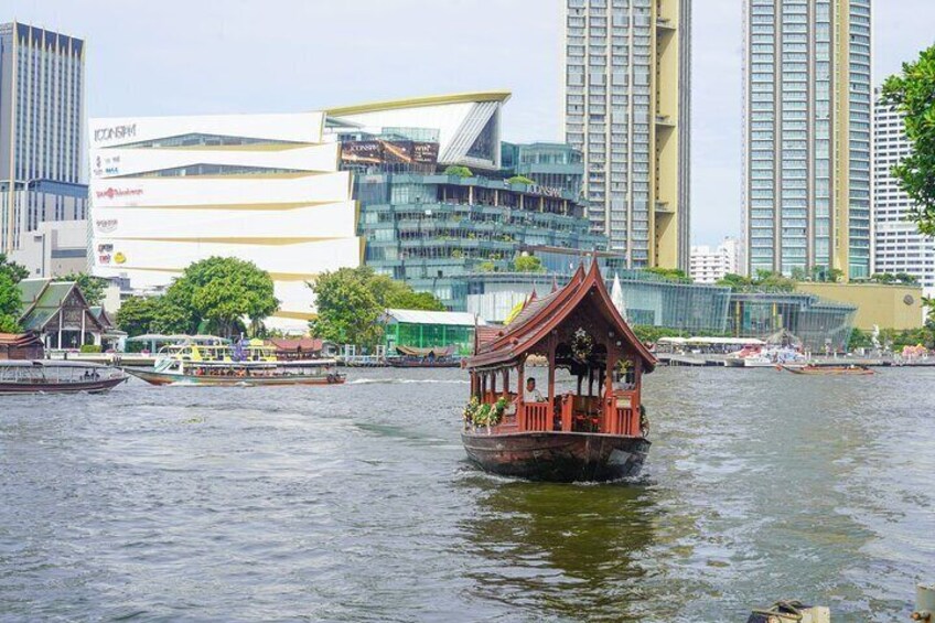Bangkok Wat Pho & Flower Market Historical Walking Tour