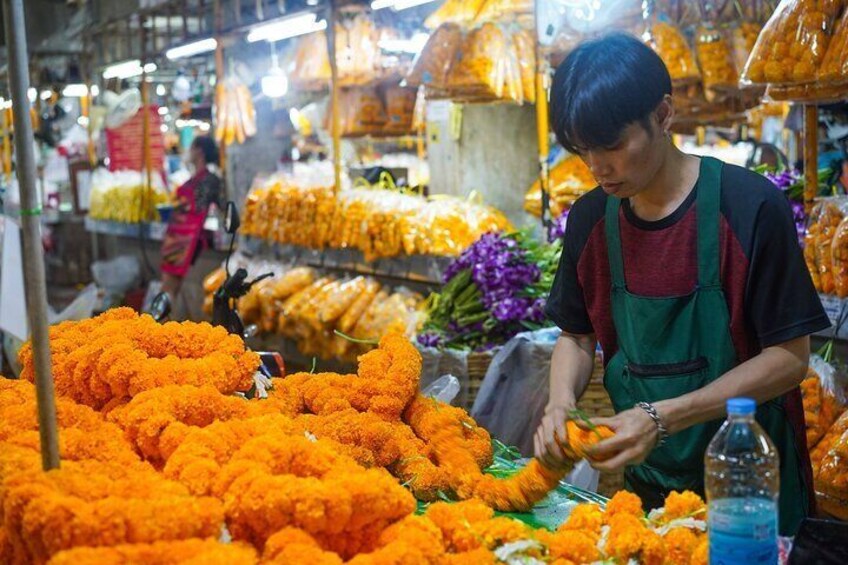 Bangkok Wat Pho & Flower Market Historical Walking Tour