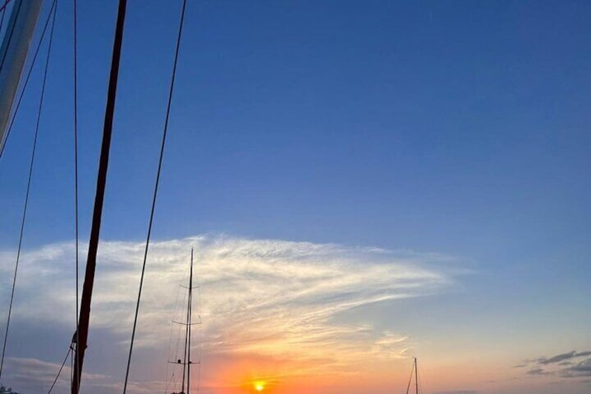 Private sailing tour with aperitif in Barcelona