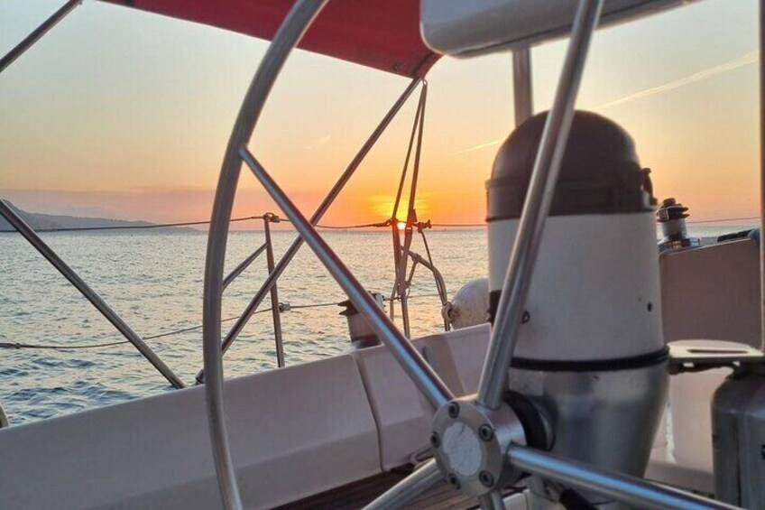 Private sailing tour with aperitif in Barcelona