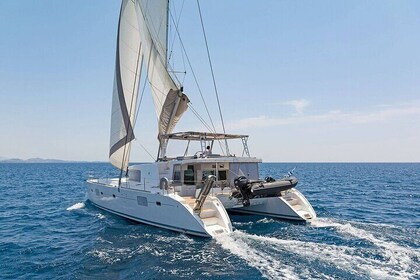 Heraklion:Dia Catamaran Sailing Cruise with Lunch and Drinks