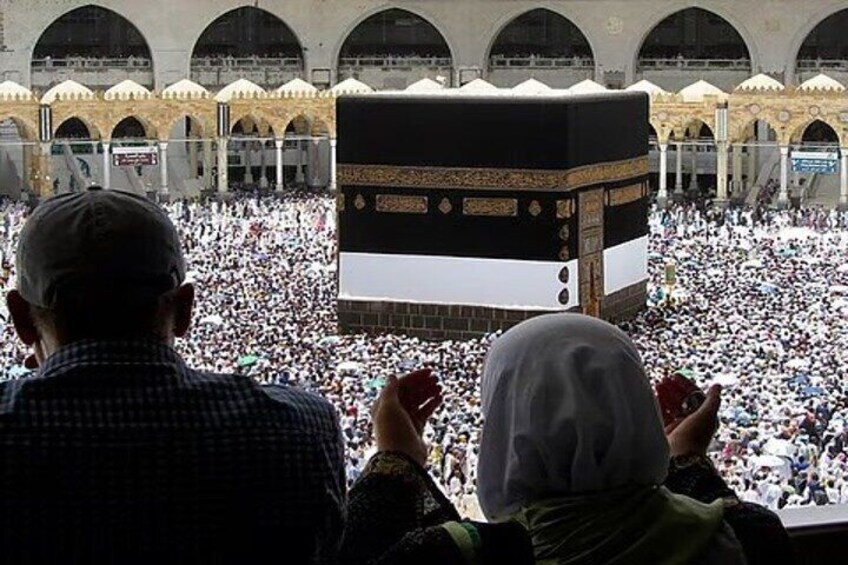 Step by step, with our Mutawwif service, we help you experience a worry-free Umrah journey.