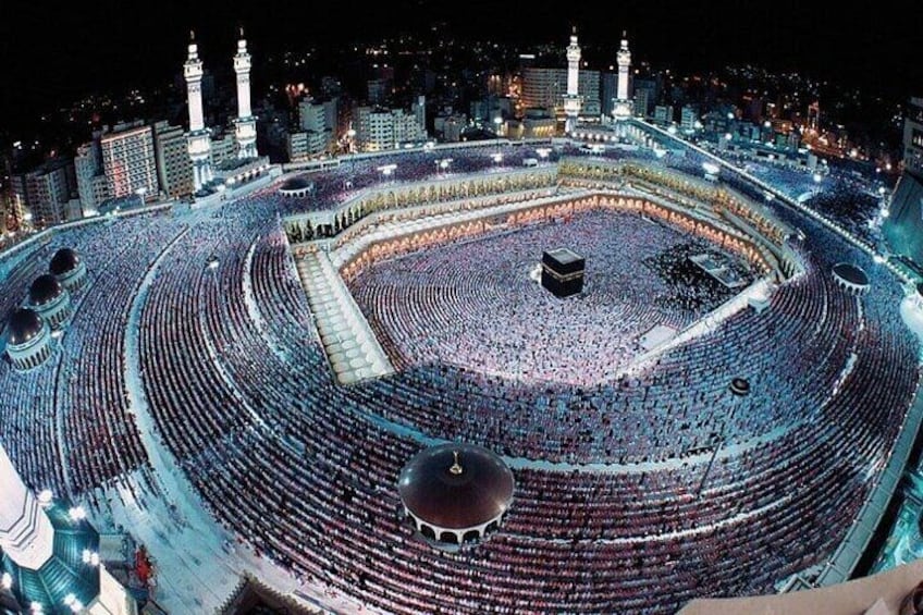 Let us guide you in the holiest place on earth! Enjoy expert Mutawwif services for a peaceful and seamless Umrah experience.