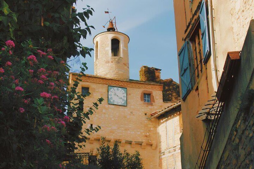 Explore Bastia in 60 minutes with a Local