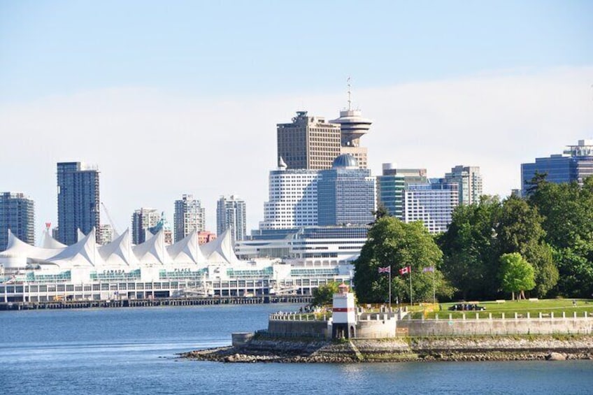 Vancouver City Private Walking Tour with Seal Boat Tour 