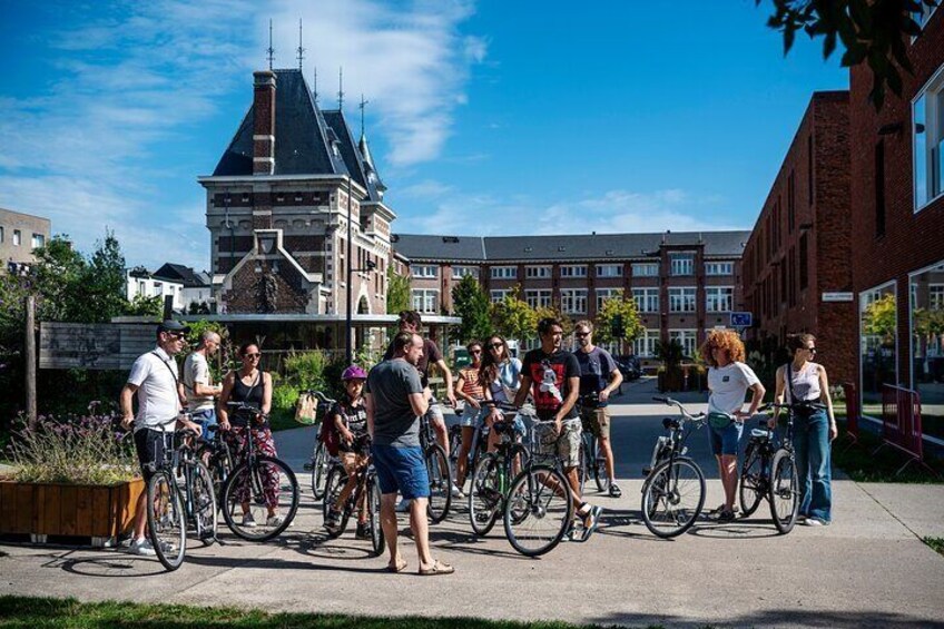 3-hour bike ride through Antwerp (NL)