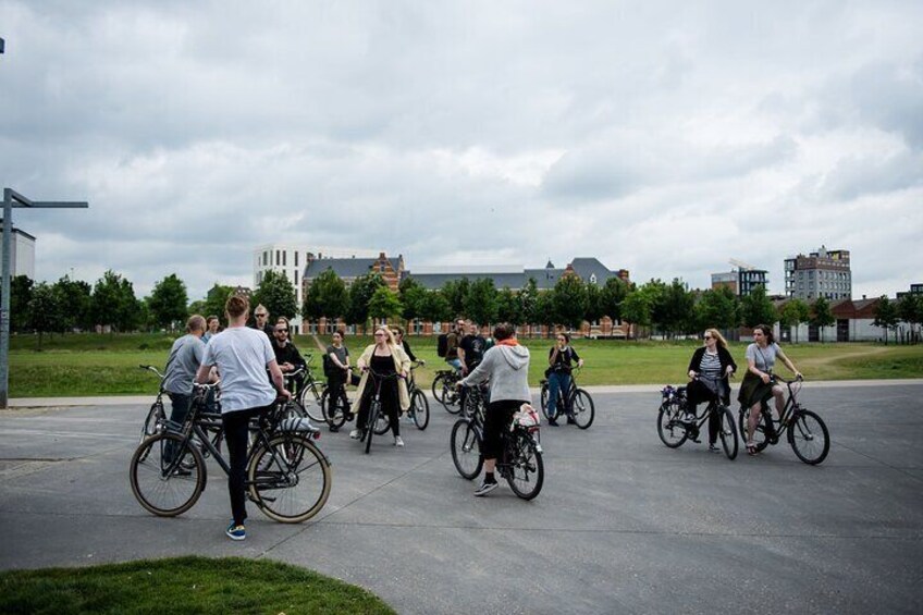 3-hour bike ride through Antwerp (NL)