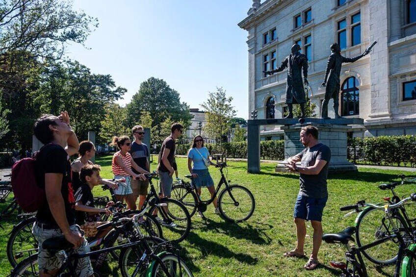 3-hour bike ride through Antwerp (NL)