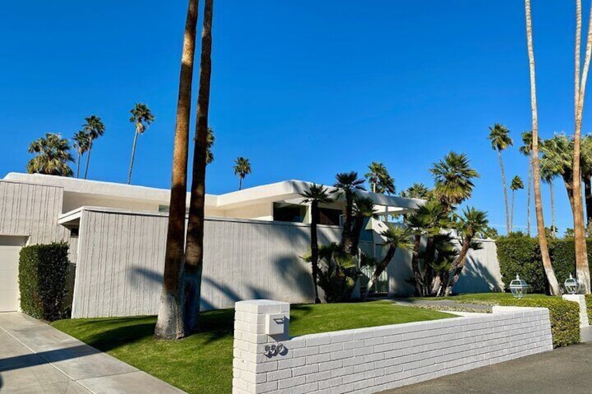 Kurt Russell & Goldie Hawn's home.