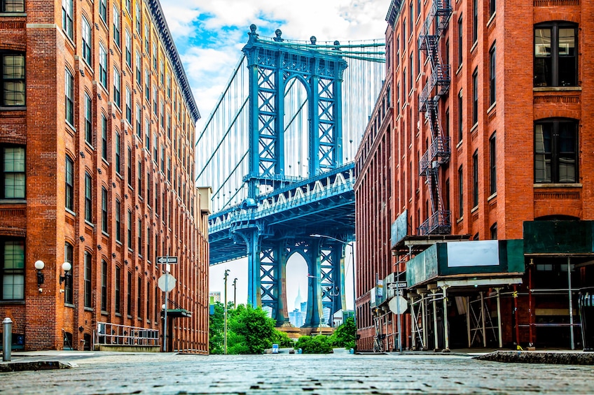DUMBO Brooklyn Food and Culture Tour