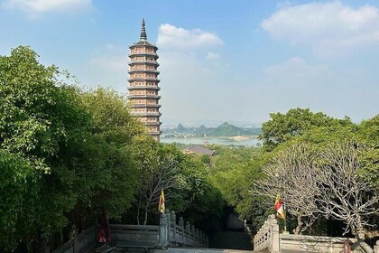 Hanoi: Deluxe Tour Discover Bai Dinh Pagoda, Trang An, Mua Caves