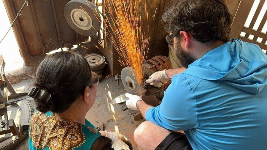Hanoi Knife-Making Class:Join the Legacy in Blacksmith's Workshop