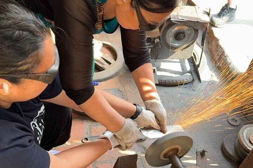 Hanoi Knife-Making Class:Join the Legacy in Blacksmith's Workshop