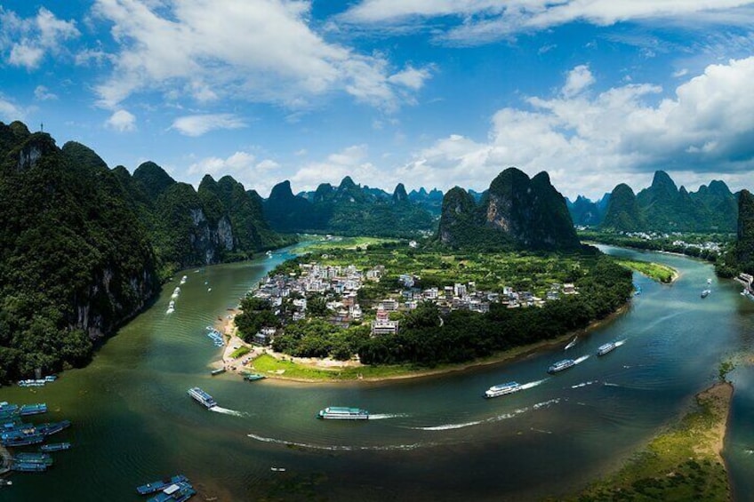 1-Day Guilin Tour to Reed Flute Cave, Bamboo Boat and Night Show