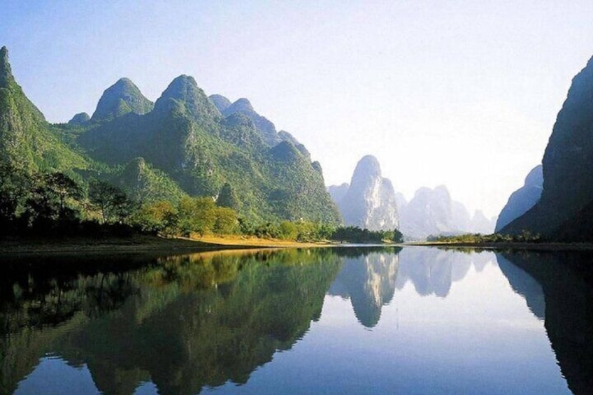 1-Day Guilin Tour to Reed Flute Cave, Bamboo Boat and Night Show