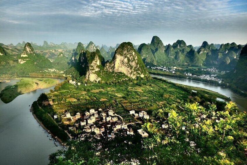 1-Day Guilin Tour to Reed Flute Cave, Bamboo Boat and Night Show