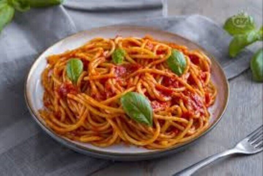 Pasta with cherry tomatoes from Piennolo del Vesuvio
