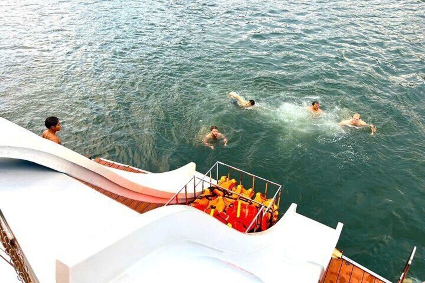 Magical Lan Ha Bay Sunset Tour on Luxury Cruise from Cat Ba