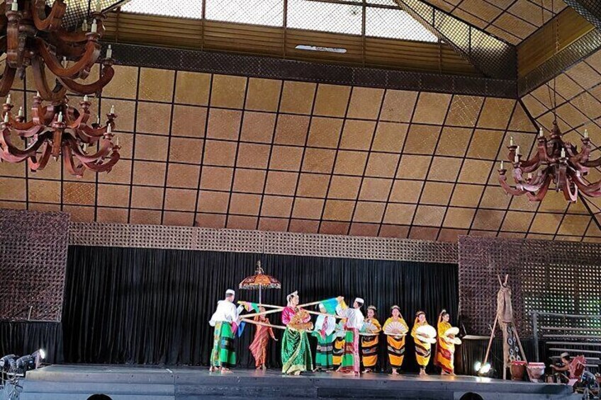 Villa Escudero: Cultural Show & Waterfall Buffet Experience