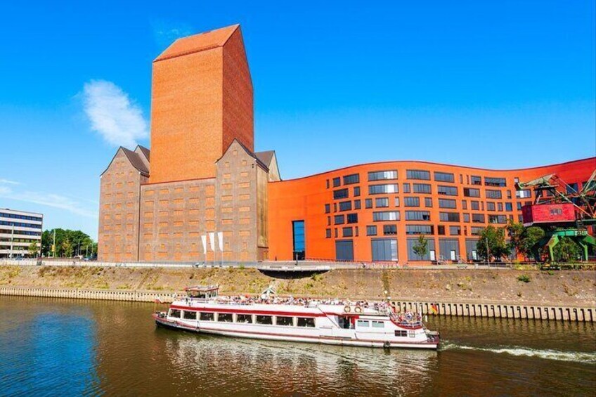 Explore Duisburg in 60 minutes with a Local