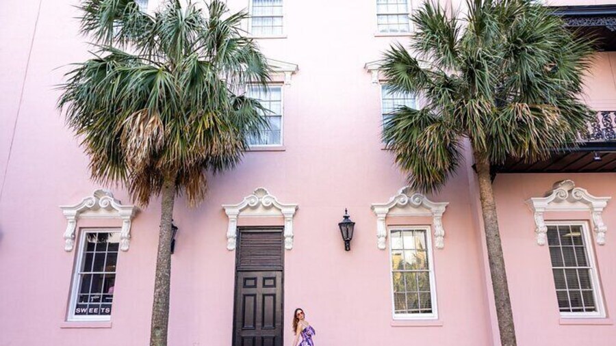 Colors of Charleston Walking Tour and Photoshoot Experience