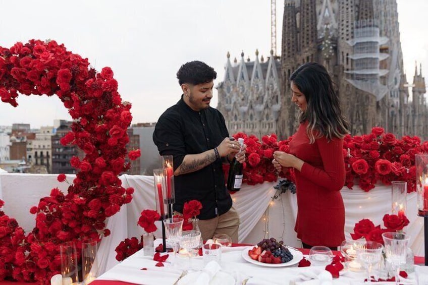 Romantic dates and proposals with a view of the Sagrada Familia.