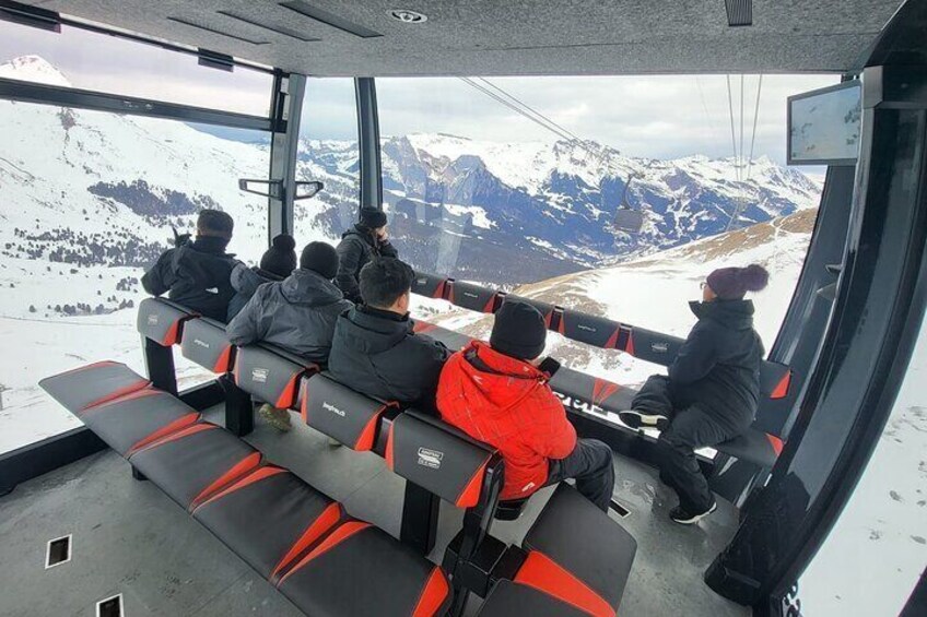 Private Tour of Swiss Alps Jungfraujoch and Lauterbrunnen