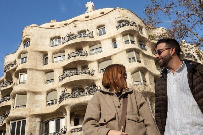  Casa Mila Pedrera Barcelona City Walking Tour