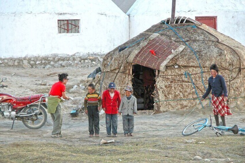Kyrgyz people at Karakul Lake