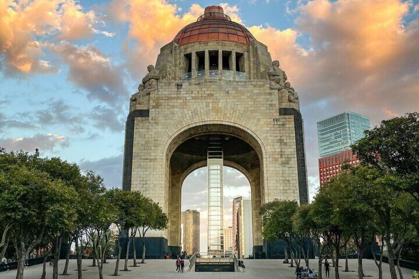 Monumento a la Revolución.