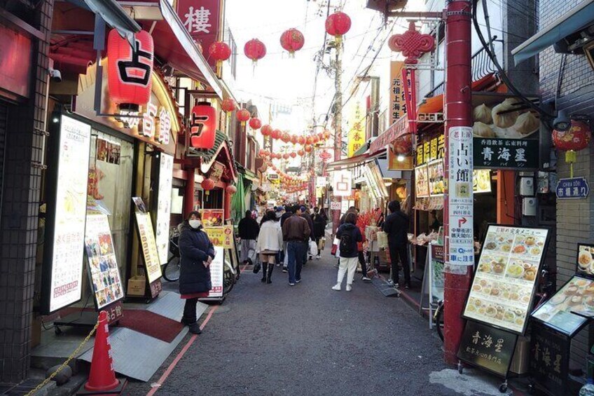 Explore Yokohama Chinatown with History and Culture