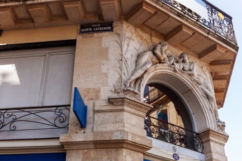 Guided Walk through French Bordeaux