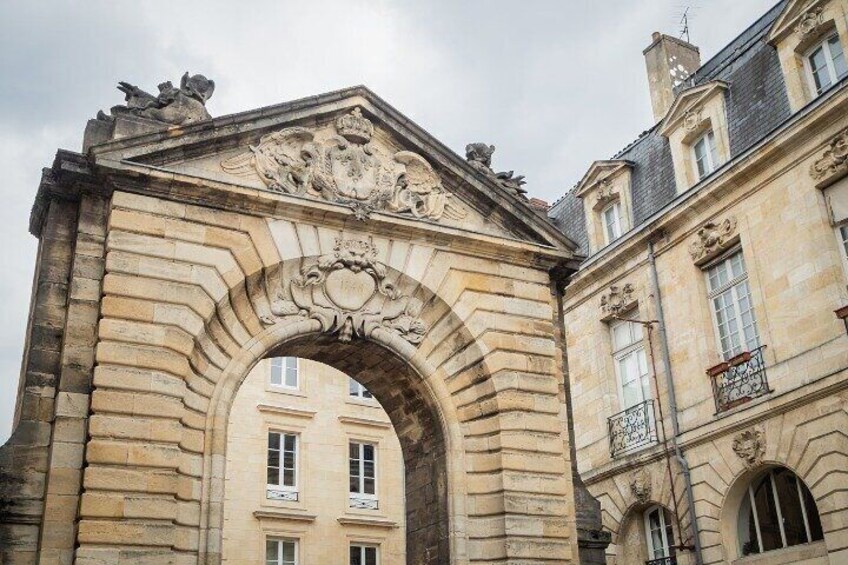 Guided Walk through French Bordeaux