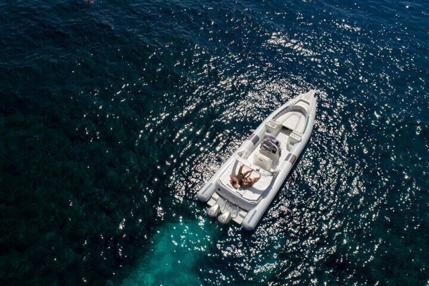 "Embark on an unforgettable journey with Aris Boat Tour – your gateway to stunning coastlines and crystal-clear waters!"